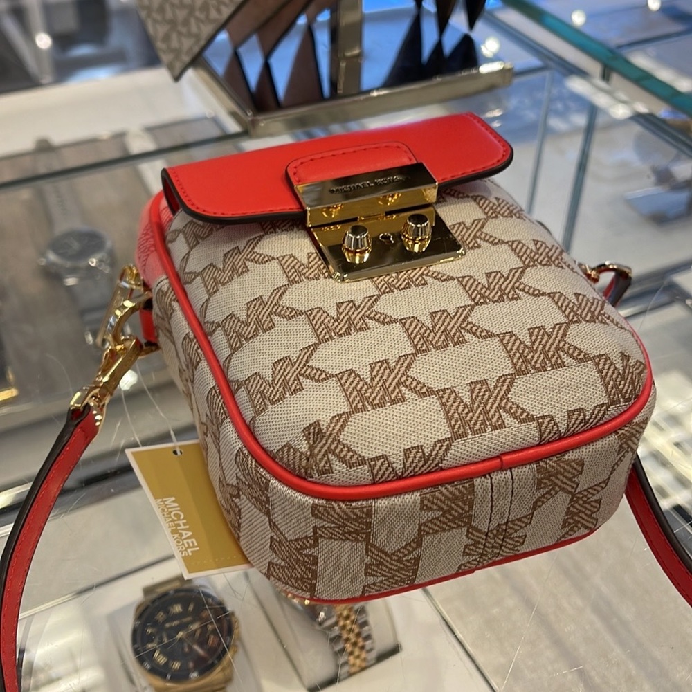 Michael Kors Sloan Editor Small Phone Logo Jacquard Crossbody
Grapefruit Multi - Picture 15 of 16